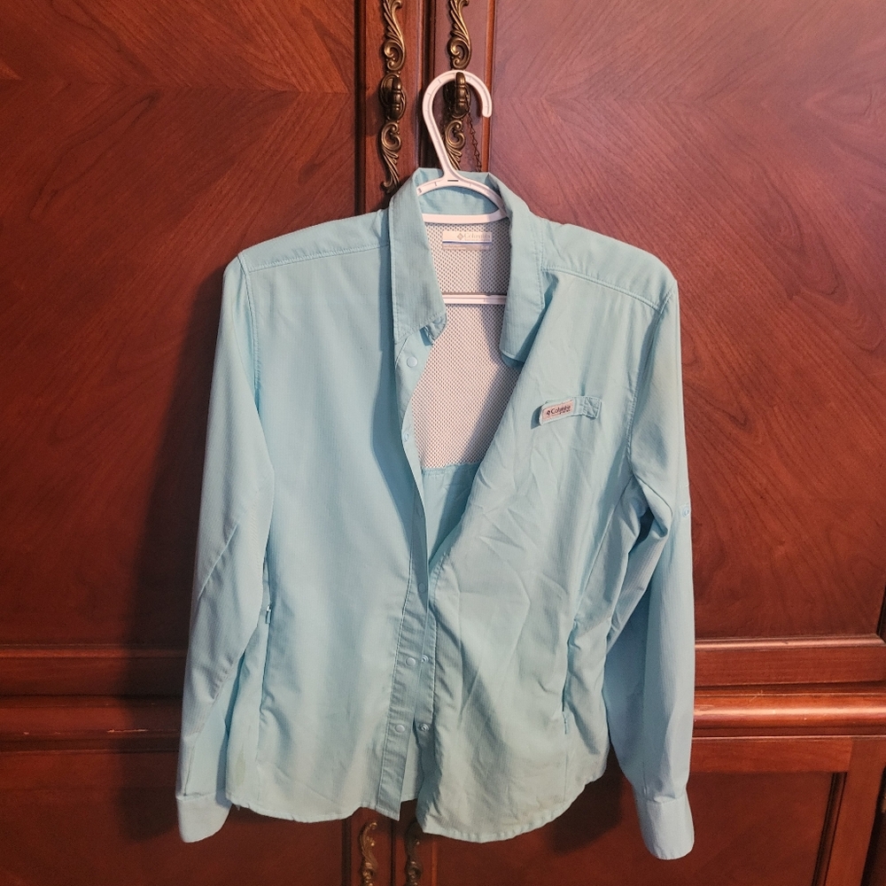 Women's Columbia fishing gear button up